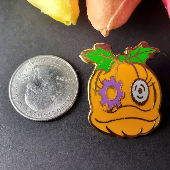 Disneyland Daisy Duck Trading Pin Jack Lantern Mystery Pumpkin Lapel Pin Brooch - Picture 2 of 6